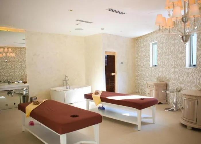Premium 1bedroom Unit Near Airport, Moa, Casinos, Sm Bicutan Apartment *