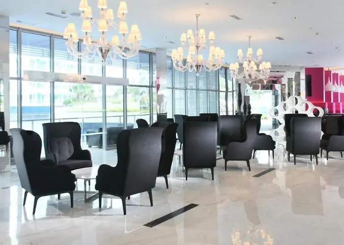 Apartment Premium 1bedroom Unit Near Airport, Moa, Casinos, Sm Bicutan Manila